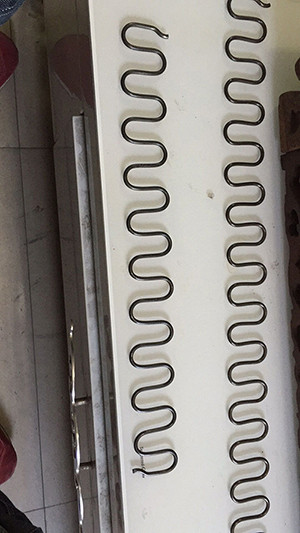 De antiroest van de Stofferingszig zag van de Metaaldraad de Banklentes, de Lentes van de Meubilairrol